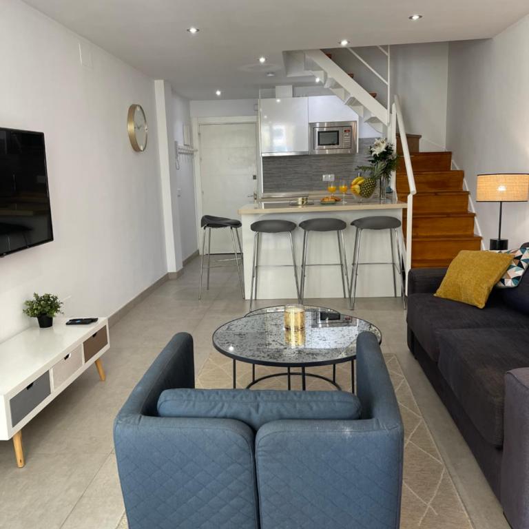 Dúplex junto al mar en el Faro Marbella con piscina y pets friendly - Apartamento de 1 dormitorio - 2
