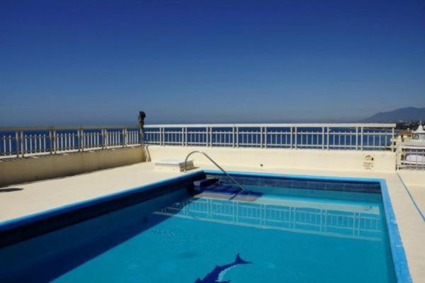 Dúplex junto al mar en el Faro Marbella con piscina y pets friendly - Apartamento de 1 dormitorio - 28