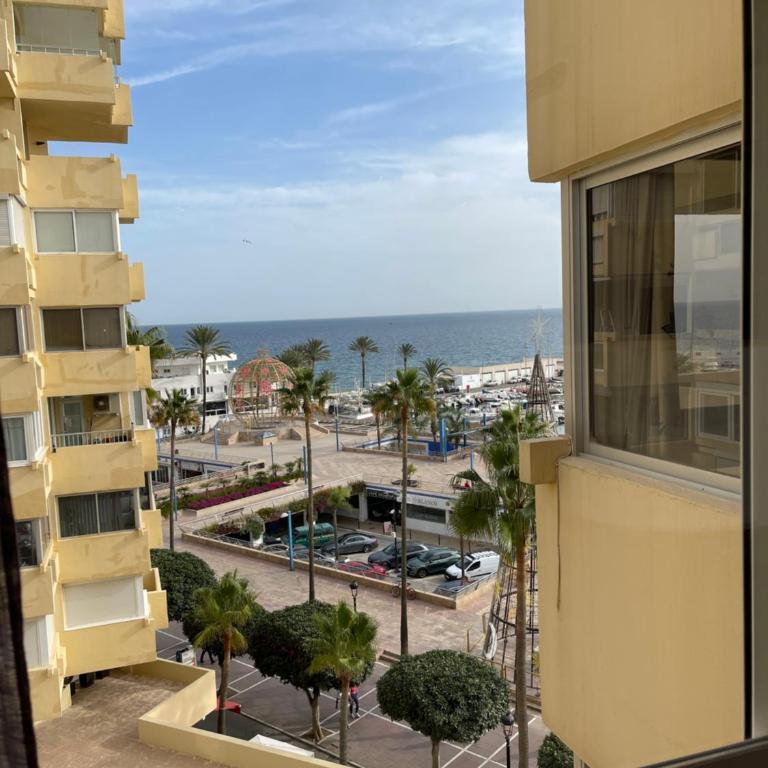 Dúplex junto al mar en el Faro Marbella con piscina y pets friendly - Apartamento de 1 dormitorio - 45