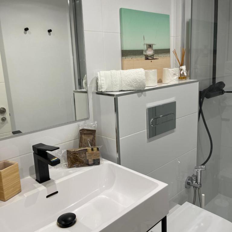 Dúplex junto al mar en el Faro Marbella con piscina y pets friendly - Apartamento de 1 dormitorio - 46