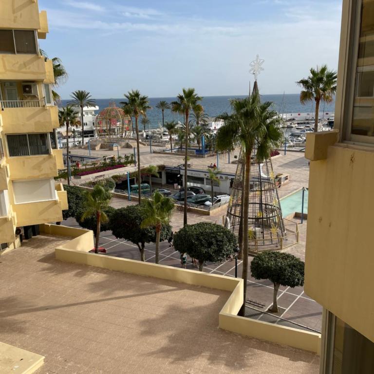 Dúplex junto al mar en el Faro Marbella con piscina y pets friendly - Apartamento de 1 dormitorio - 50
