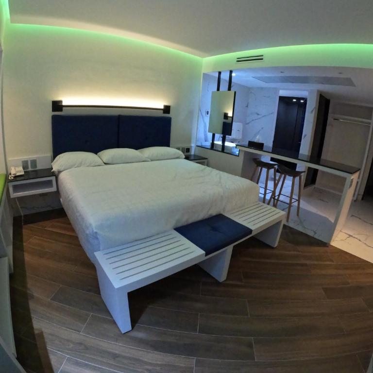 WeEnjoy Hotels Aeropuerto CDMX - Standard Suite - 3