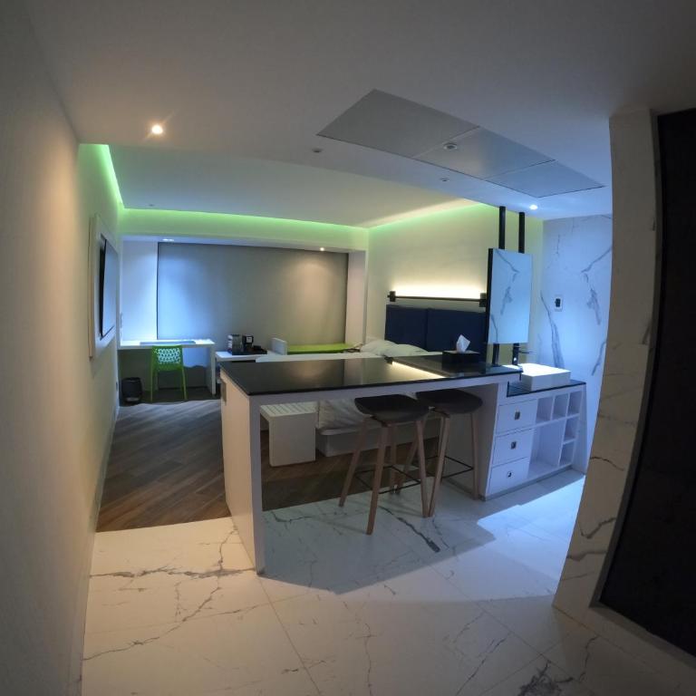 WeEnjoy Hotels Aeropuerto CDMX - Standard Suite - 5