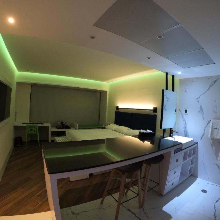 WeEnjoy Hotels Aeropuerto CDMX - Standard Suite - 6