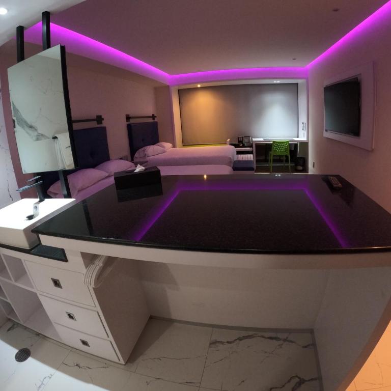 WeEnjoy Hotels Aeropuerto CDMX - Triple Room - 2