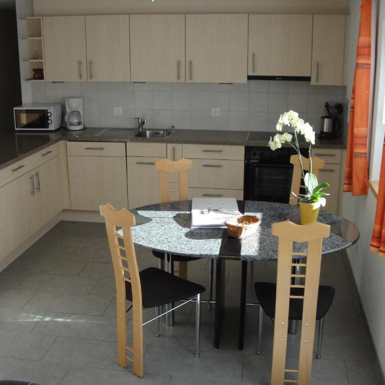 Haus Alpenstern - Apartment mit 2 Schlafzimmern und Terrasse - 7