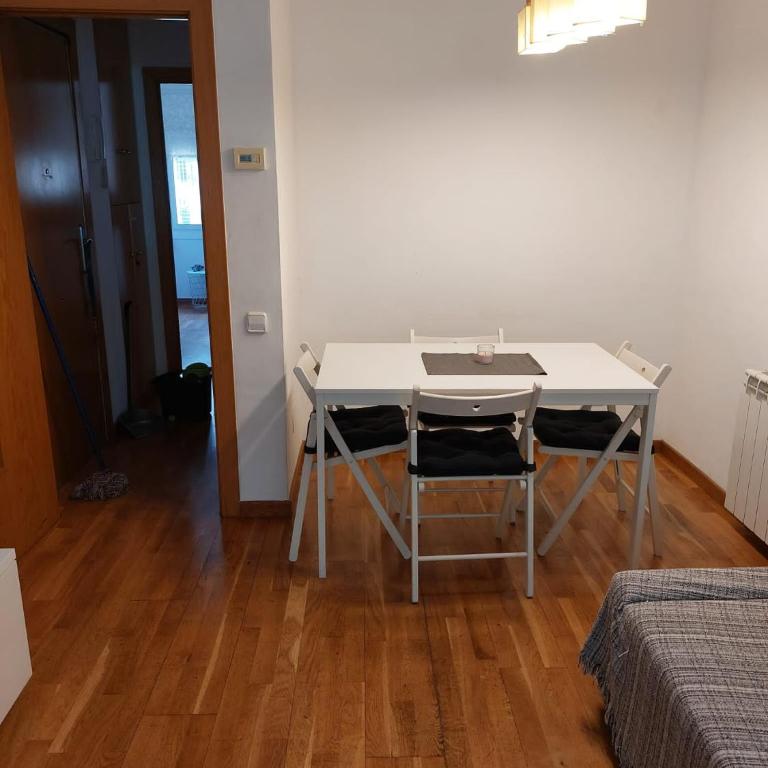 Apartamento tranquilo cerca de la Sagrada Familia - Three-Bedroom Apartment - 10