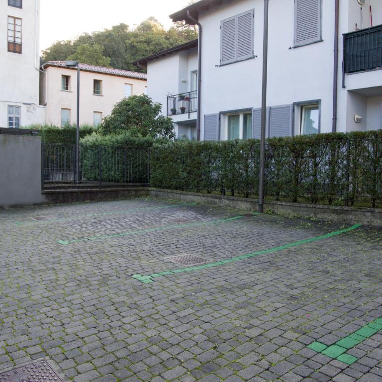Appartamento con giardino e parcheggio privato - Appartamento con 1 Camera da Letto - 60