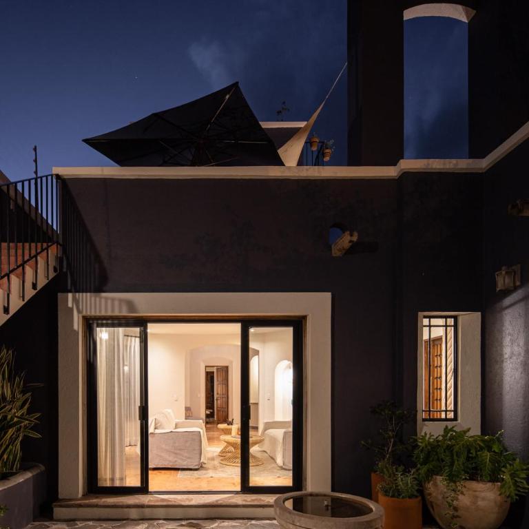 Rooftop Jacuzzi! Country-style 4 Bedroom Cottage - Casa - 73