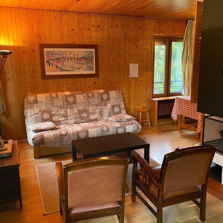 Appartement au centre de La Clusaz avec balcon, ascenseur et casier à skis - FR-1-459-197 - Appartement - 5