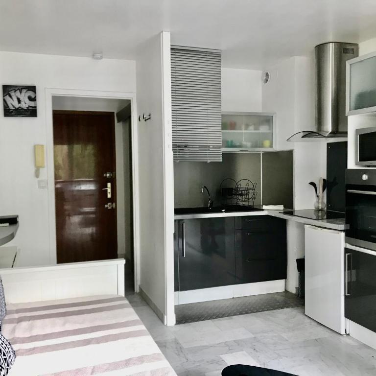 LE BROOKLYN - Studio Centre Ville avec climatisation et connexion Wifi - Estudio - 9