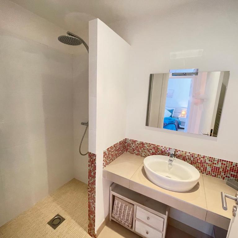 Villa Santa Giulia, vue panoramique sur la mer, 900 m de la plage - Villa mit privatem Pool - 34