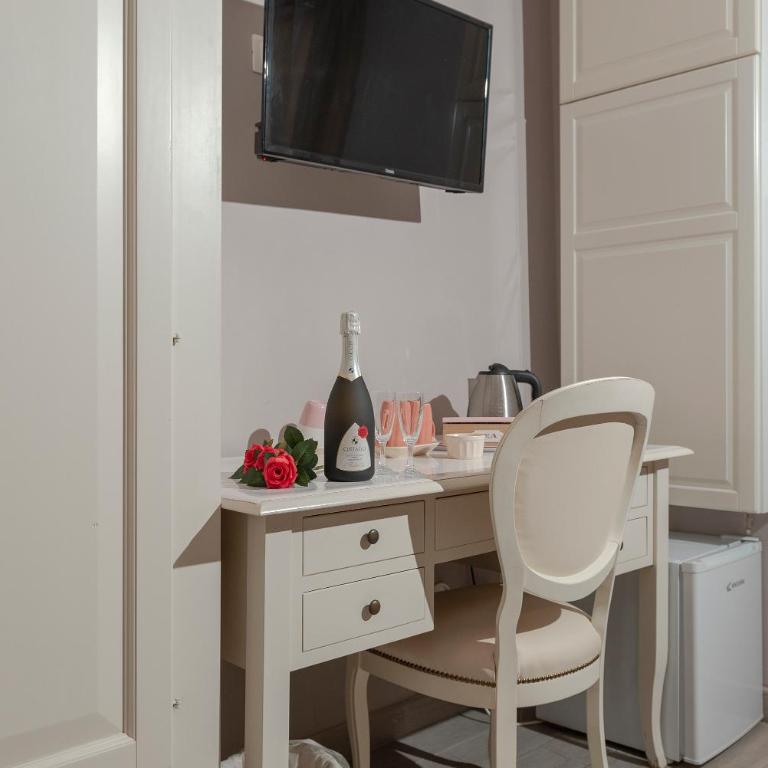 Il Poeta e La Stella - Camera Matrimoniale con Bagno Privato - 2