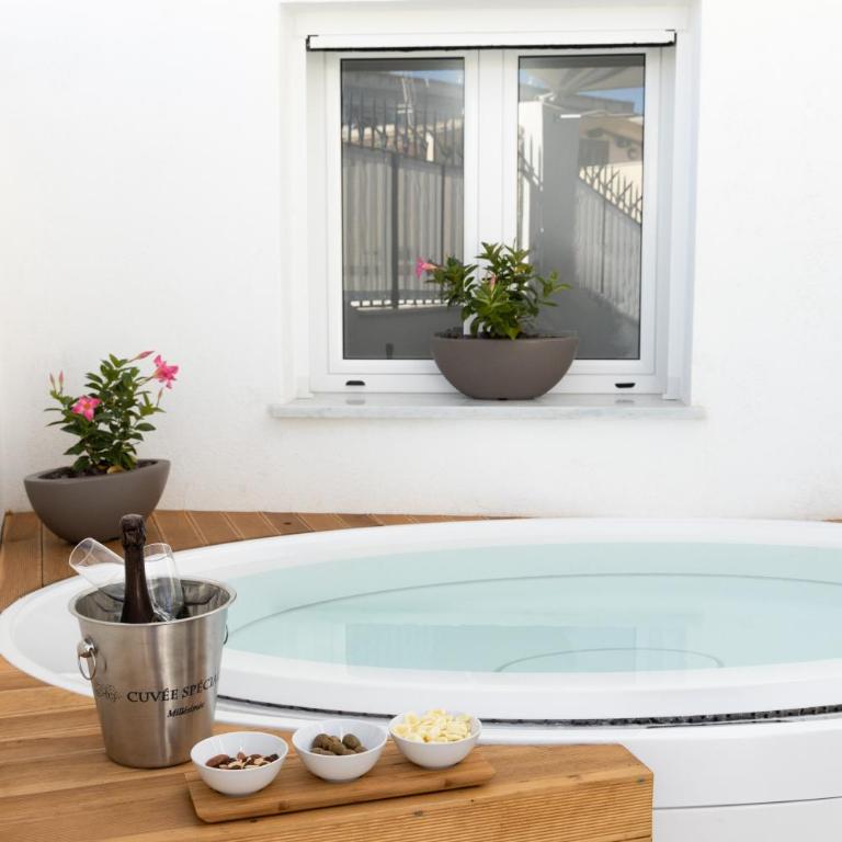 Peonia Boutique Apartments - Camera Matrimoniale con Vista Piscina - 11