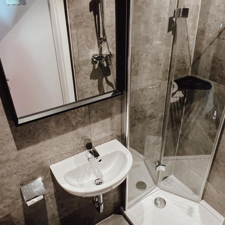 Seehotel Sissi am Zeller See - Doppelzimmer mit Seeblick - 5