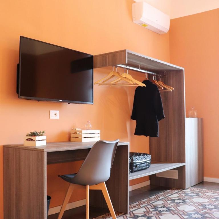 Liotru Maisonne, rooms with en-suite bathroom and shared bathroom - Triple Room with Shared Bathroom - 18