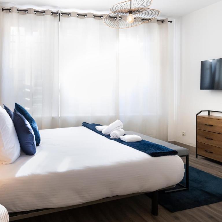 N1 Des Études Cosy Duplex Netflix Balcon ConciergerieDameCarcas - One-Bedroom Apartment with Balcony - 2