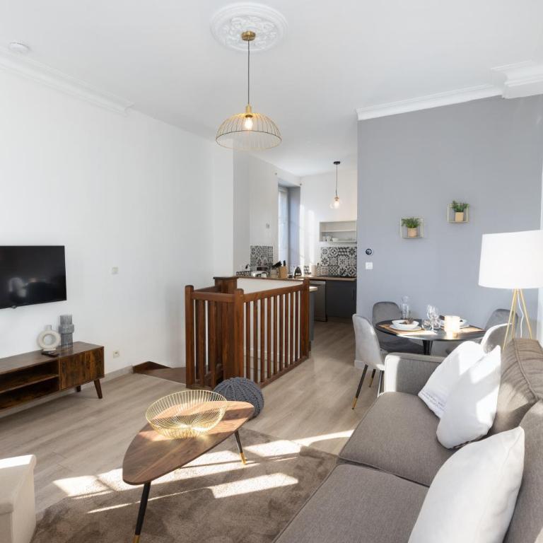 N1 Des Études Cosy Duplex Netflix Balcon ConciergerieDameCarcas - One-Bedroom Apartment with Balcony - 5