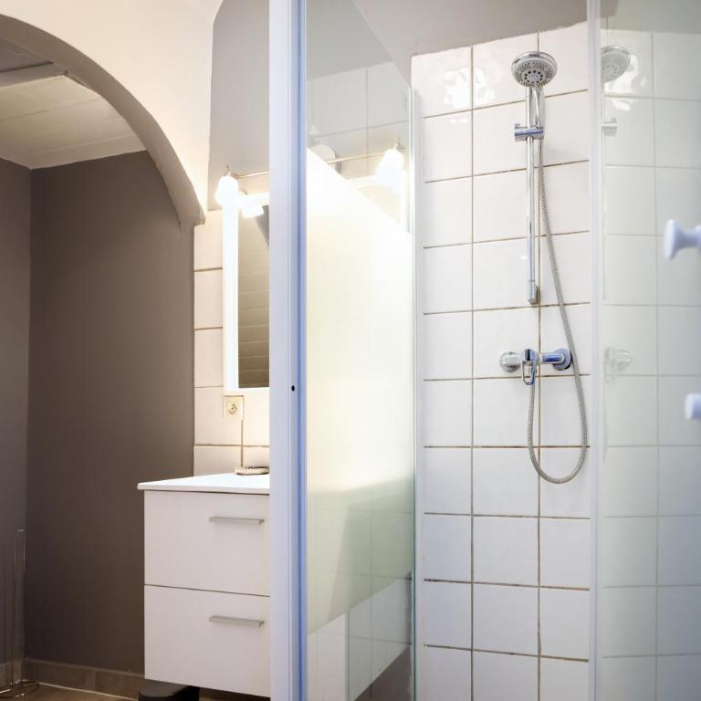 N1 Des Études Cosy Duplex Netflix Balcon ConciergerieDameCarcas - One-Bedroom Apartment with Balcony - 16