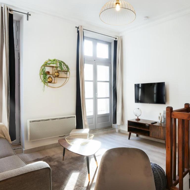 N1 Des Études Cosy Duplex Netflix Balcon ConciergerieDameCarcas - One-Bedroom Apartment with Balcony - 7