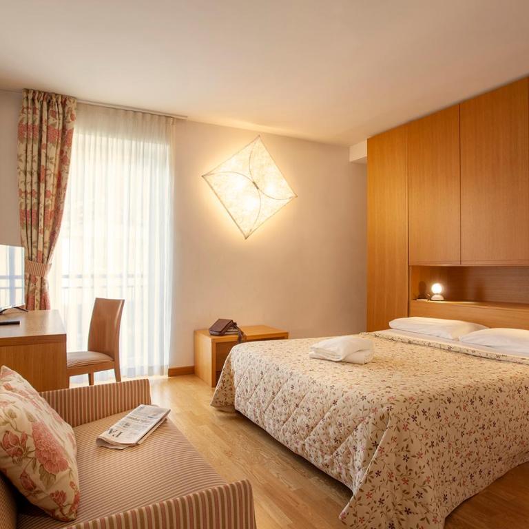 Hotel Romanda - Camera Superior Matrimoniale/Doppia con Letti Singoli - 8
