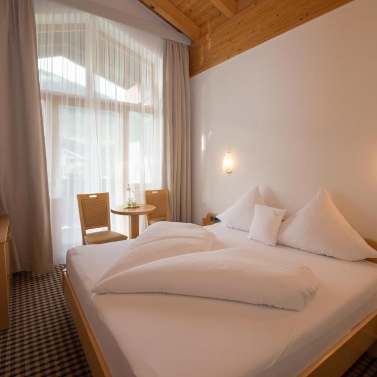 Hotel Tristkogel - Vierbettzimmer mit Balkon - 5
