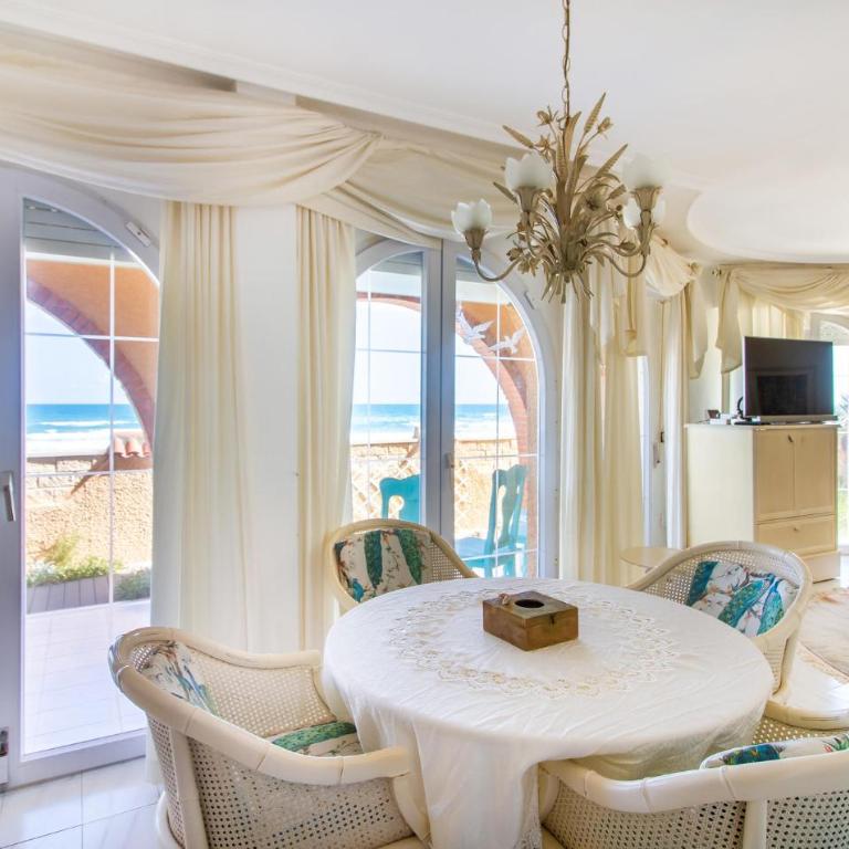 Amazing Home In Cartagena - Casa Vacacional de 3 dormitorios - 4
