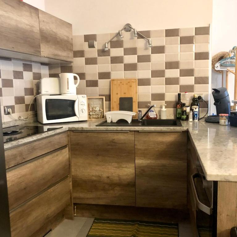 CHARMING APARTMENT NEAR THE BEACH - Appartement 2 Chambres - 12