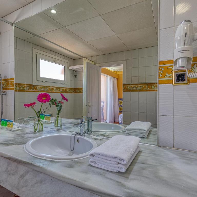 Playadulce - Habitación Doble con 2 camas (2 adultos + 1 niño) - 6