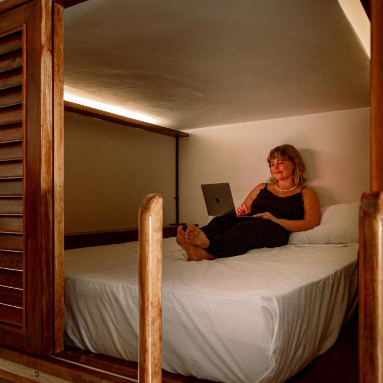 Che Bacalar Hostel & Bar Adults Only - Cama en habitación compartida mixta de 8 camas - 8