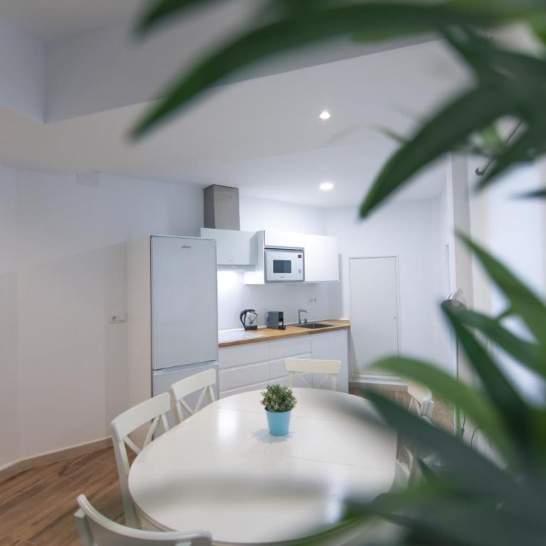 RentalSevilla Espacioso y acogegor apartamento de 3 dormitorios - Apartamento de 3 dormitorios - 11