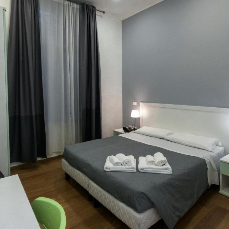 Hotel Bella Vita - Camera Matrimoniale con Bagno Privato - 2