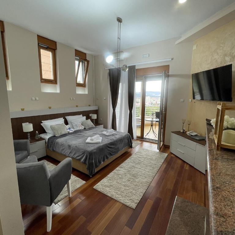 Freya SPA Apartments - Deluks Dvokrevetna Soba s Bračnim Krevetom, Balkonom i Kaminom - 1
