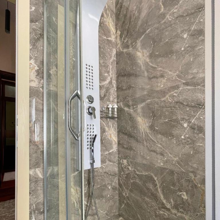 Freya SPA Apartments - Deluks Dvokrevetna Soba s Bračnim Krevetom, Balkonom i Kaminom - 6