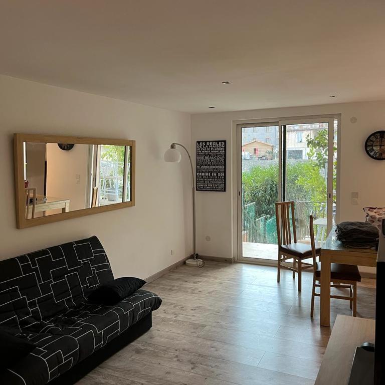 Superbe Rez-de-Jardin refait à neuf. - Appartement 2 Chambres - 7