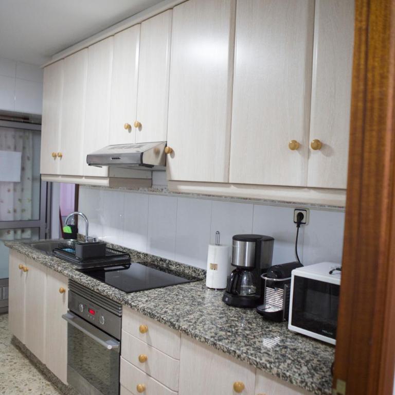 Céntrico exterior amplio 110 m. - Apartamento de 3 dormitorios - 9