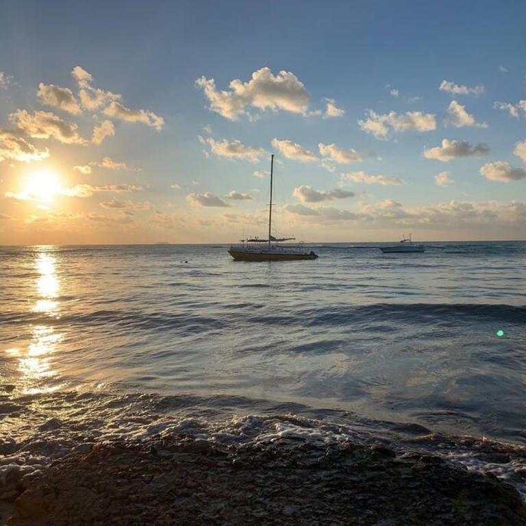 Peaceful & beautiful 3 min walking to the beach - Two-Bedroom Apartment - 4