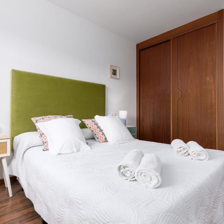 FTV Holidays Homes - Three-Bedroom House - 9