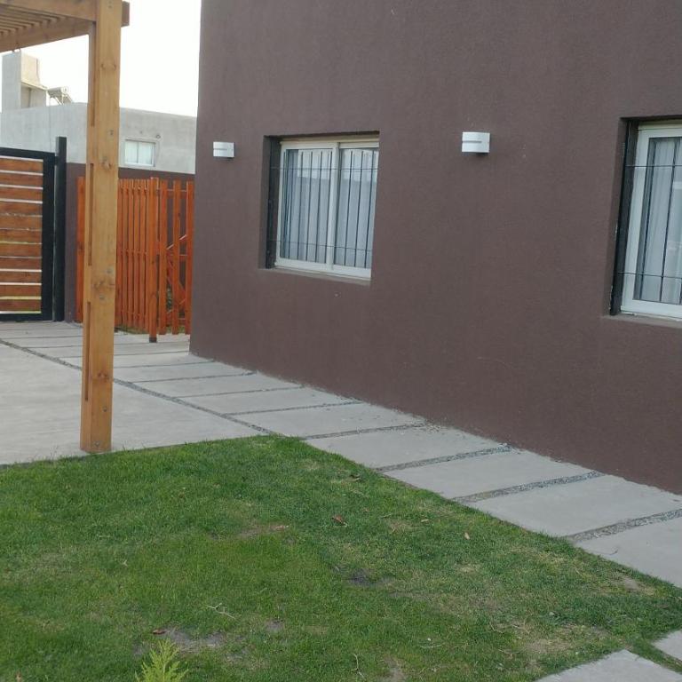 Duplex familiar con pileta en zona parque - Two-Bedroom House - 18