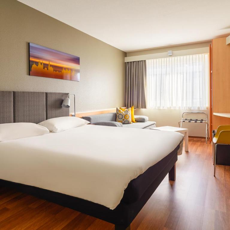 ibis Hotel Würzburg City - Standard Doppelzimmer mit Sofa - 6