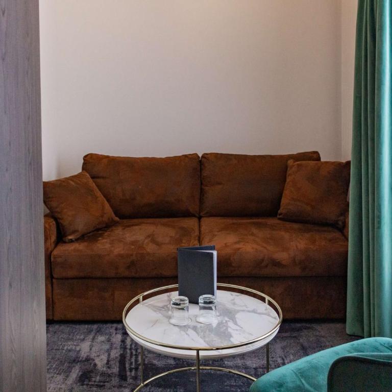 Best Western Plus l'Artist Hotel - Chambre Lit King-Size avec Canapé-Lit - 4