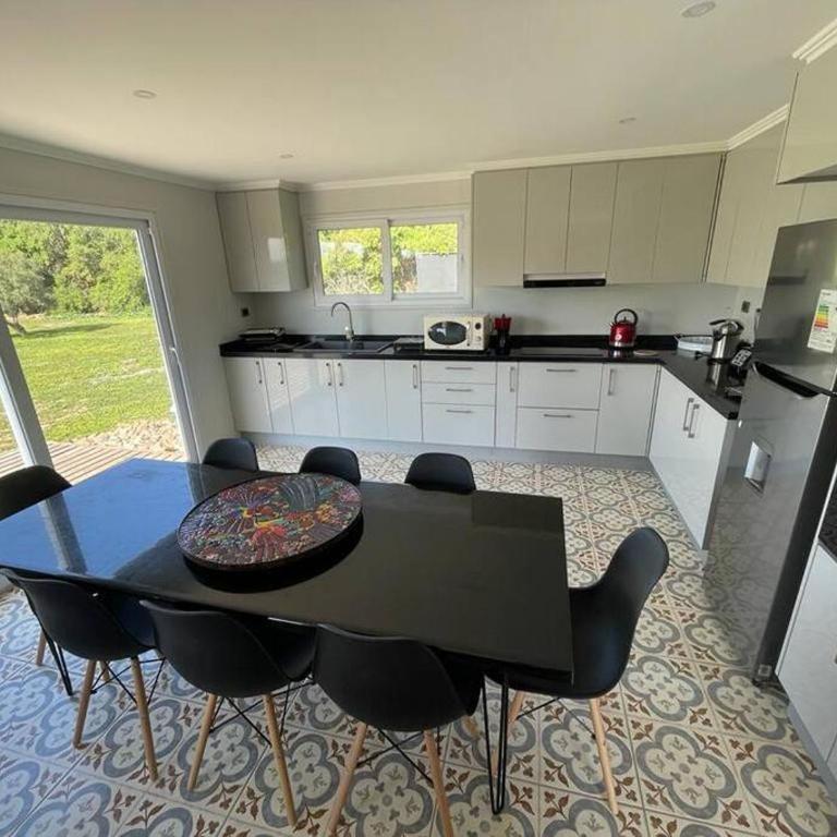 Moderna casa nueva en hermosa y soleada parcela - Four-Bedroom House - 21