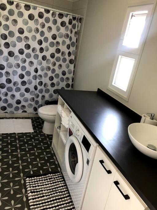 Moderna casa nueva en hermosa y soleada parcela - Four-Bedroom House - 22