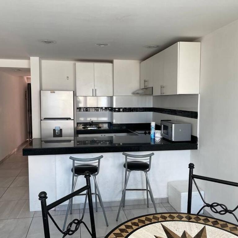 Condo playa cerritos con 2 albercas Mazatlan - Two-Bedroom Apartment - 4