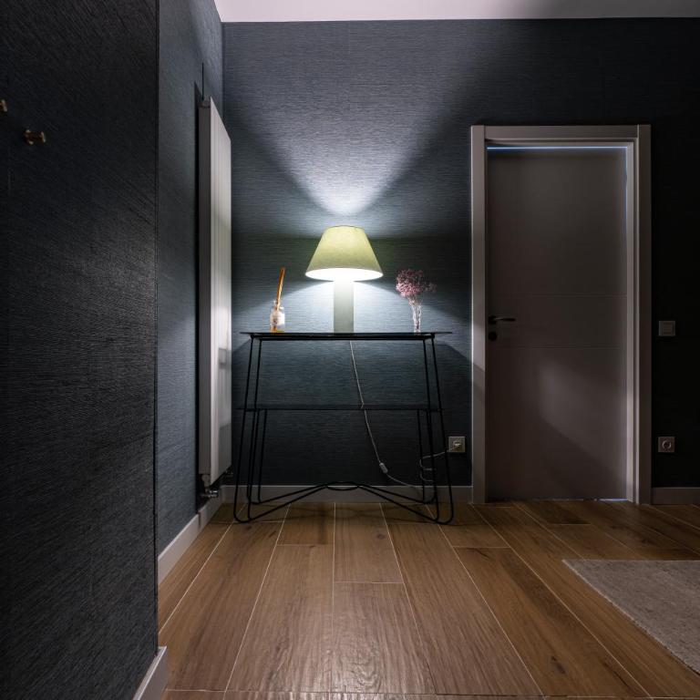 BIG 4 ROOMS in a Centric Home Parking Included - Casa de 4 dormitorios - 59