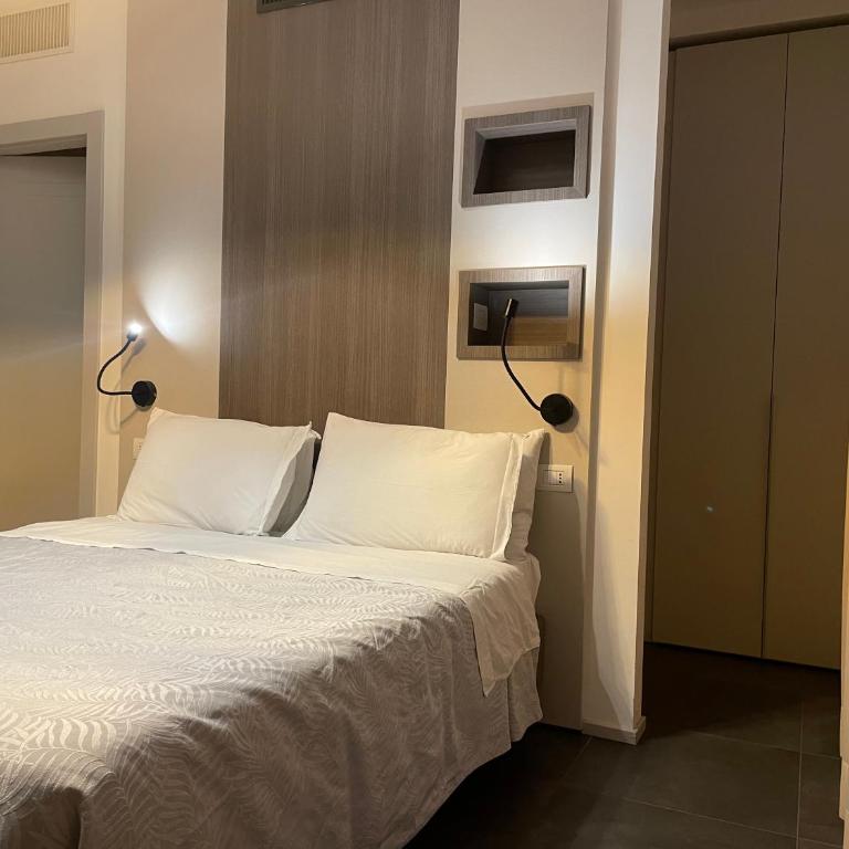 Enjoy Garden - Flavio Baracchini 9 - Rooms - Deluxe Room - 2