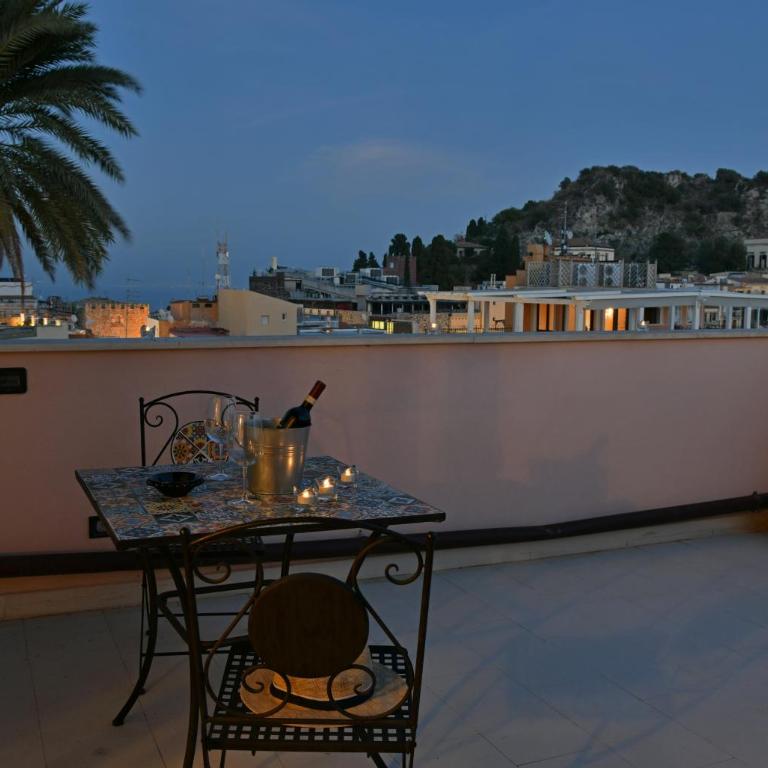 Hotel Le Chevalier - Camera Matrimoniale Deluxe con Terrazza - 12