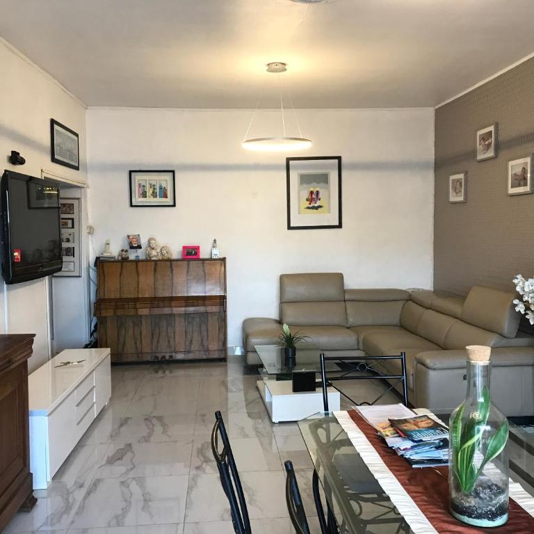Maison, 2chambres, gde terrasse, prox SNCF, friche et Vieux Port - Two-Bedroom House - 23