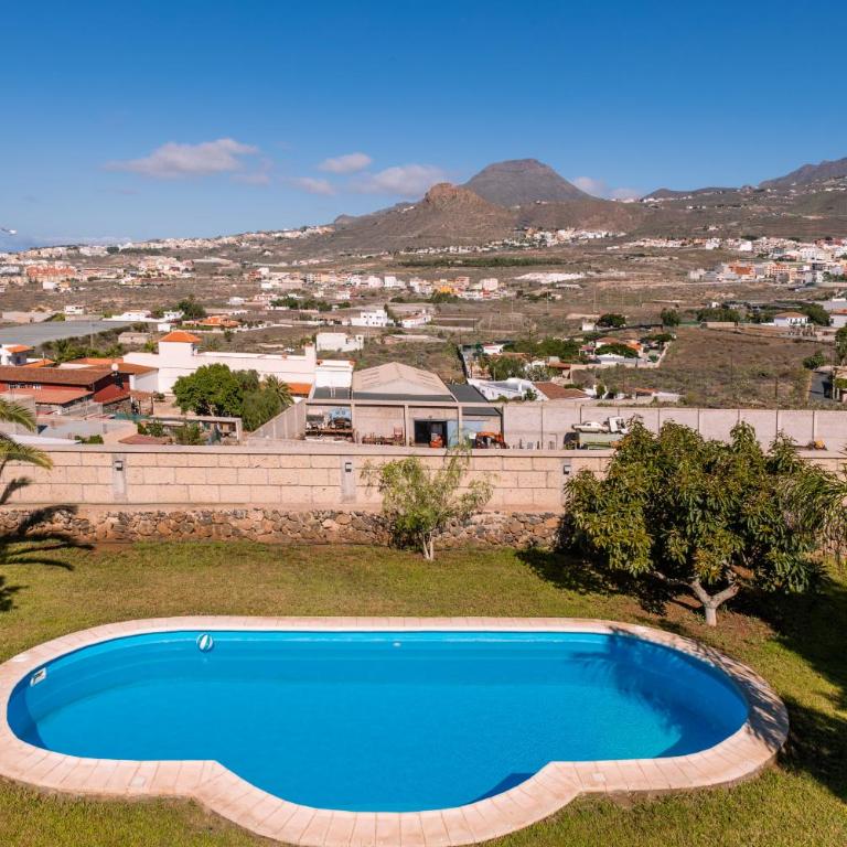 Modern Villa with private pool and mountain views - Chalet - 40