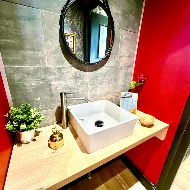 L'Escape - Appartement 1 Chambre avec Baignoire Spa - 12